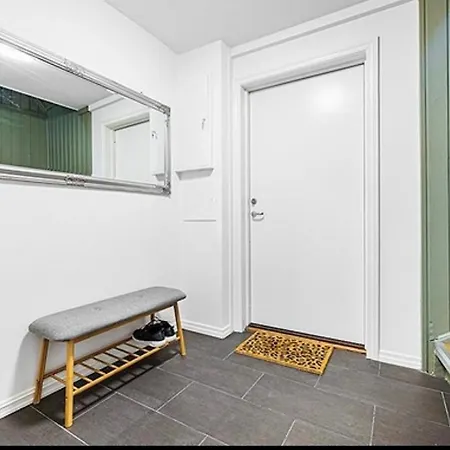 Privat bolig Ledig Rom I Enebolig Sentralt I